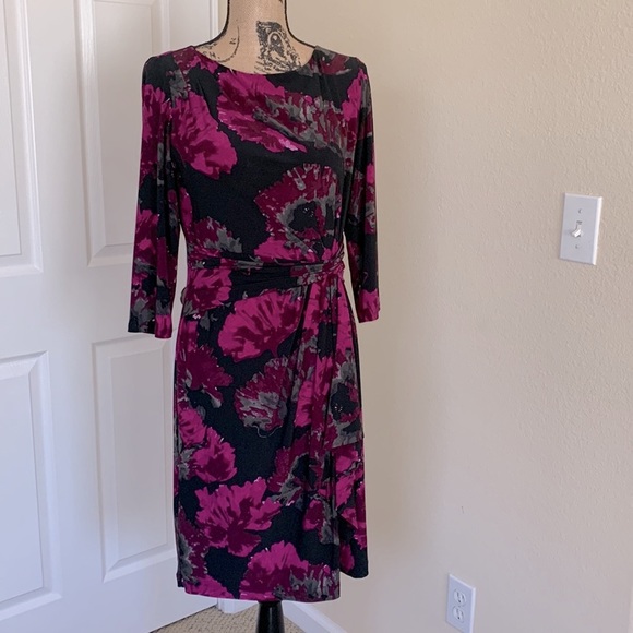 Jones New York Dresses & Skirts - JNY High quality dress, fully lined, sash at waist w decorative ruffle on side